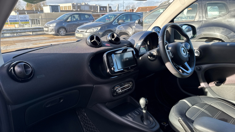 Smart EQ fortwo coupe 60kW EQ Prime Exclusive 17kWh 2dr Auto [22kWCh] Electric Coupe